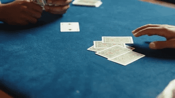 هل تحب ألعاب الورق ؟ إليك أفضل مجموعة ألعاب الورق